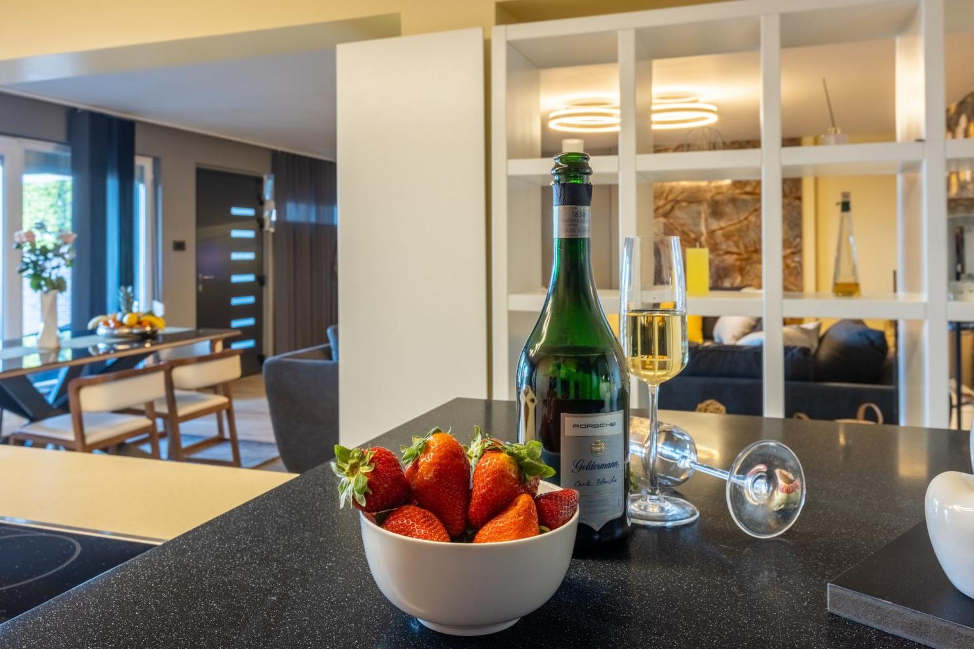 Panoramica Apartment With Whirlpool Цриквеница Экстерьер фото