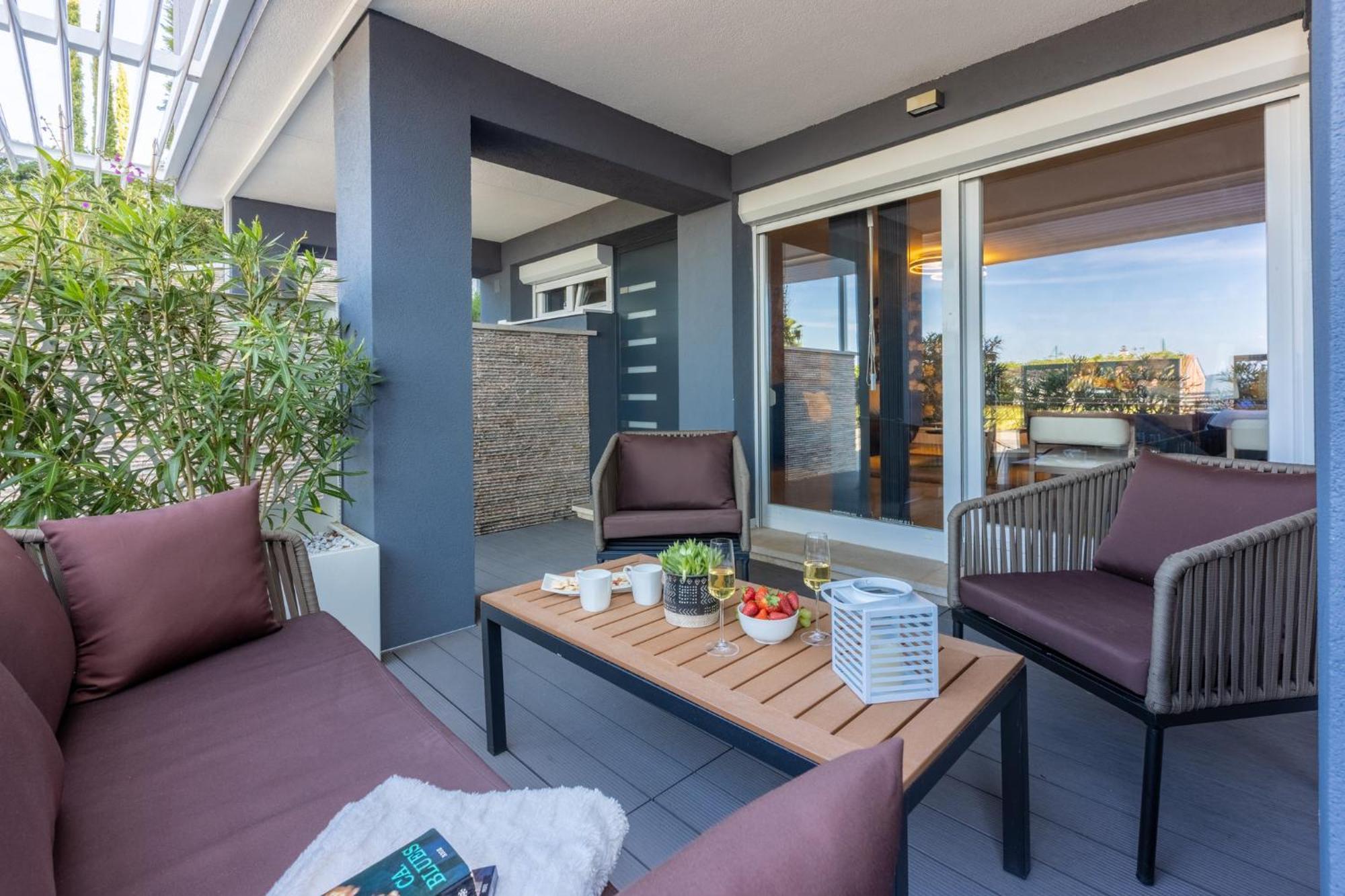 Panoramica Apartment With Whirlpool Цриквеница Экстерьер фото