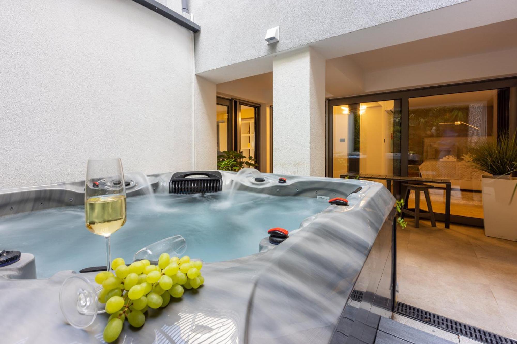 Panoramica Apartment With Whirlpool Цриквеница Экстерьер фото